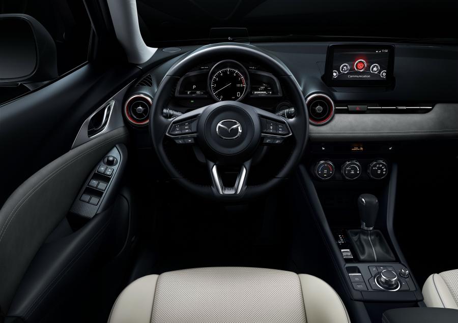 Торпедо Mazda CX-3 2018 года  (NA) (фото 9 из 10)